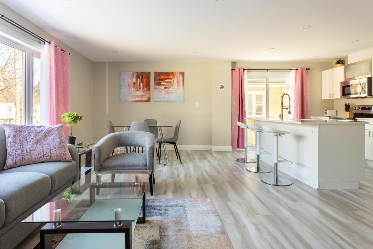 Entire 2 Bedroom Apartment Downtown - U2 كيتشنر المظهر الخارجي الصورة
