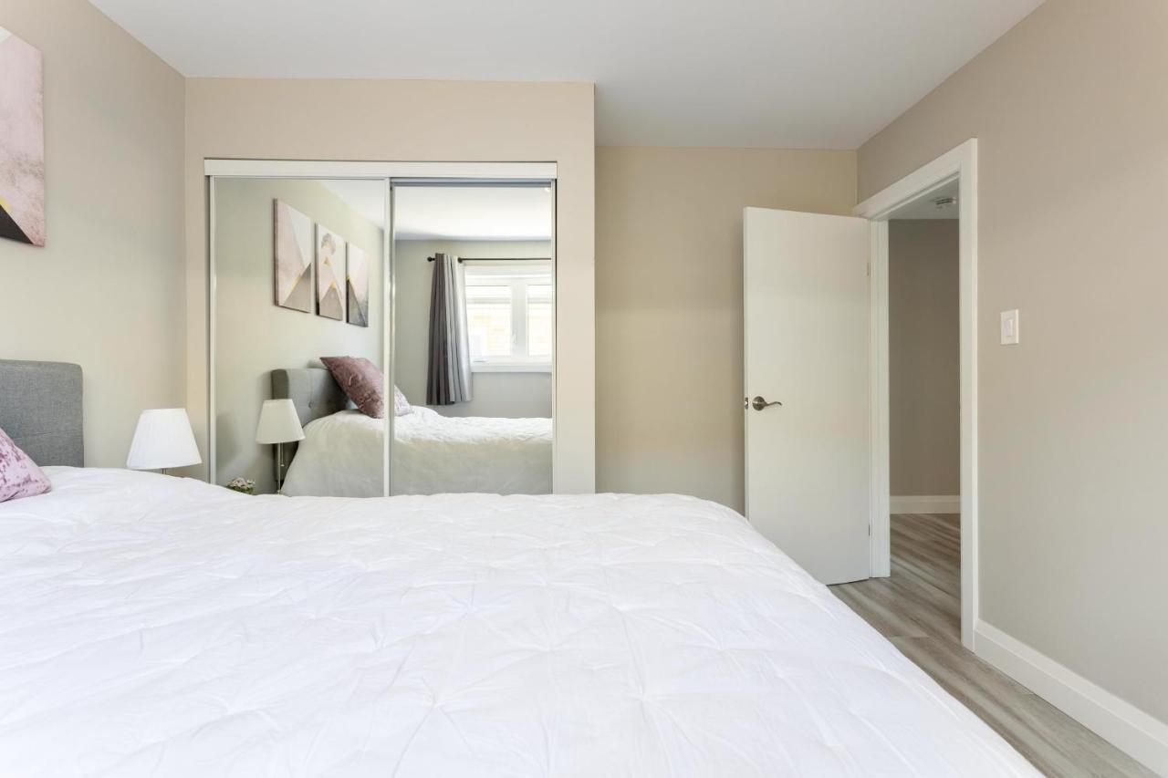 Entire 2 Bedroom Apartment Downtown - U2 كيتشنر المظهر الخارجي الصورة